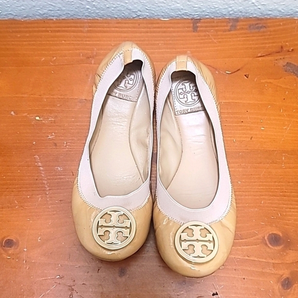 TORY BURCH CAROLINA PATENT LEATHER BALLERINA FLAT CREAM SHOES SIZE 6 - Picture 1 of 9